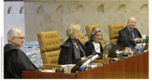 STF define a competência da lei complementar na regulamentação da imunidade das contribuições sociais