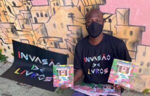 Escritor do Complexo do Alemão tem projetos para democratizar a leitura
