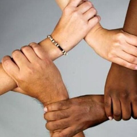 Santander seleciona dez organizações sociais que atuem com inclusão produtiva