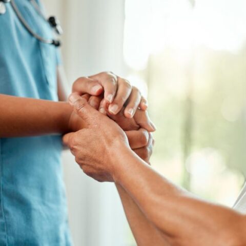 Prêmio Humanizar a Saúde 2025 concederá apoio financeiro a três iniciativas de cuidado integral