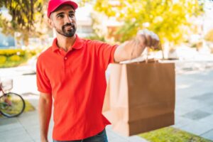 iFood Chega Junto investe R 10 milhões em projetos de entregadores