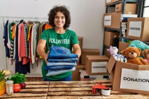 É ético usar voluntários onde você poderia contratar profissionais?