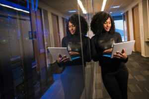 Número de mulheres que cursam tecnologia triplica em 15 anos
