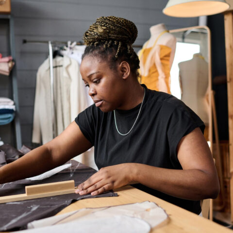 Instituto Lojas Renner abre edital de R$ 1 milhão para impulsionar trabalho e renda de mulheres