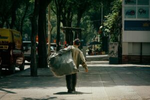 Estudo mostra como desigualdades afetam juventudes vulneráveis no Brasil