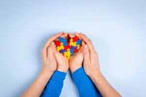 Organizações impulsionam inclusão no Dia do Orgulho Autista