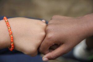 Escola Gracinha lança guia de enfrentamento ao racismo na infância