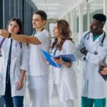 Congresso torna Enamed obrigatório para exercer medicina