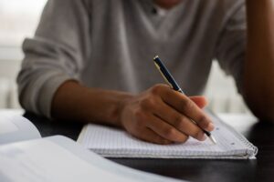 PC PE: edital tem 1.315 vagas e salários de até R$ 13,5 mil